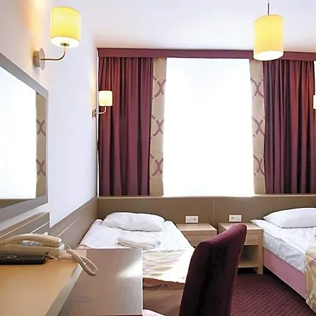 Arche Hotel 2*