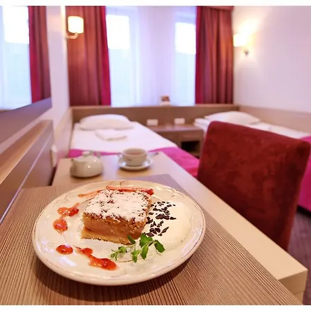Arche Hotell 2*