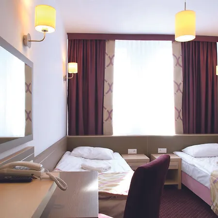 Arche Hotel 2*